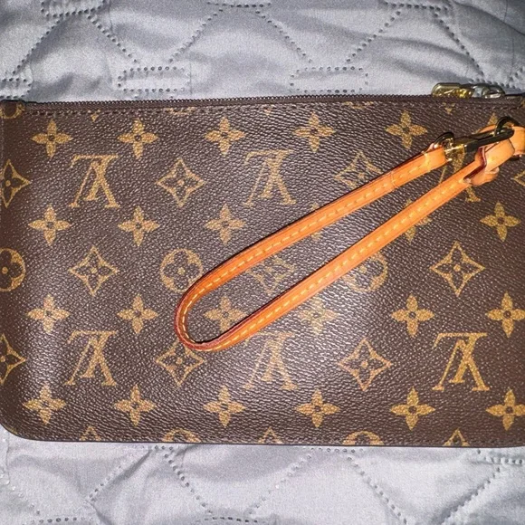 Louis Vuitton Monogram Clutch/Wristlet - Picture 2 of 6